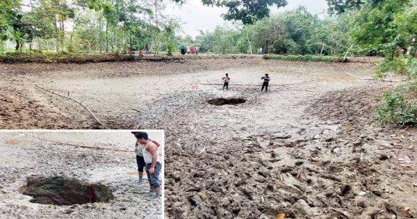 হঠাৎ মাছসহ পুকুরের পানি উধাও! দেখুন ভিডিওতে