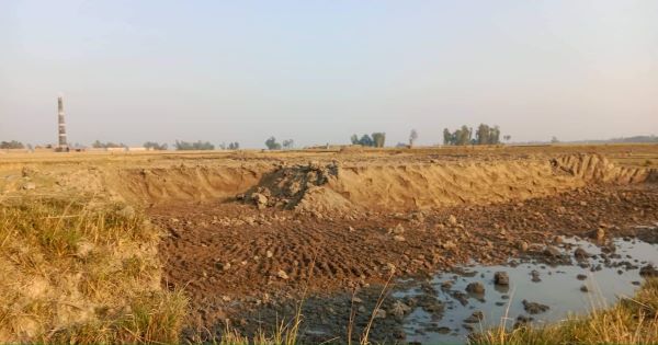 বগুড়ার গাবতলীতে বেপরোয়া ভূমি দস্যুরা: প্রশাসনের নজরদারির অভাব