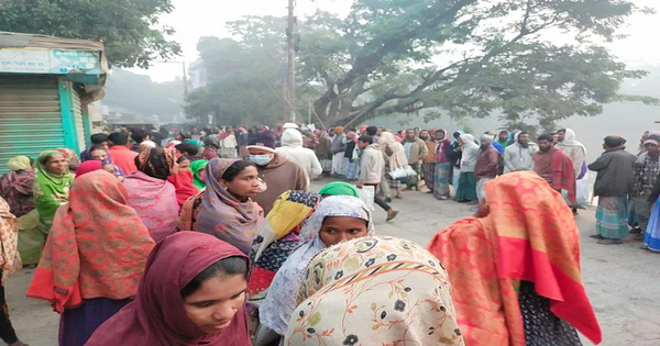 মুন্সিগঞ্জে কাজের সন্ধানে  শ্রমের হাটে শত শত শ্রমিকের ভিড়