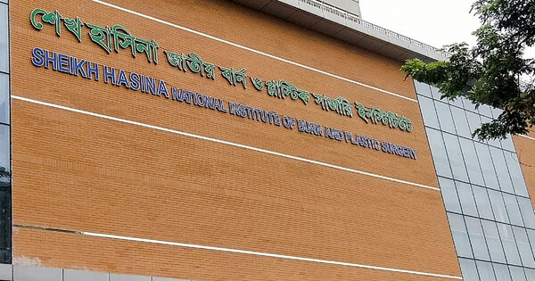 সিলিন্ডার বিস্ফোরণ : বাঁচানো গেলো না হোসনে আরাকেও