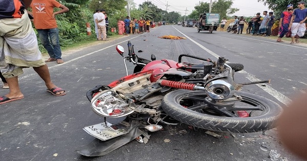 খাবার খেয়ে বেরিয়েই বাসচাপায় প্রাণ গেল ২ যুবকের